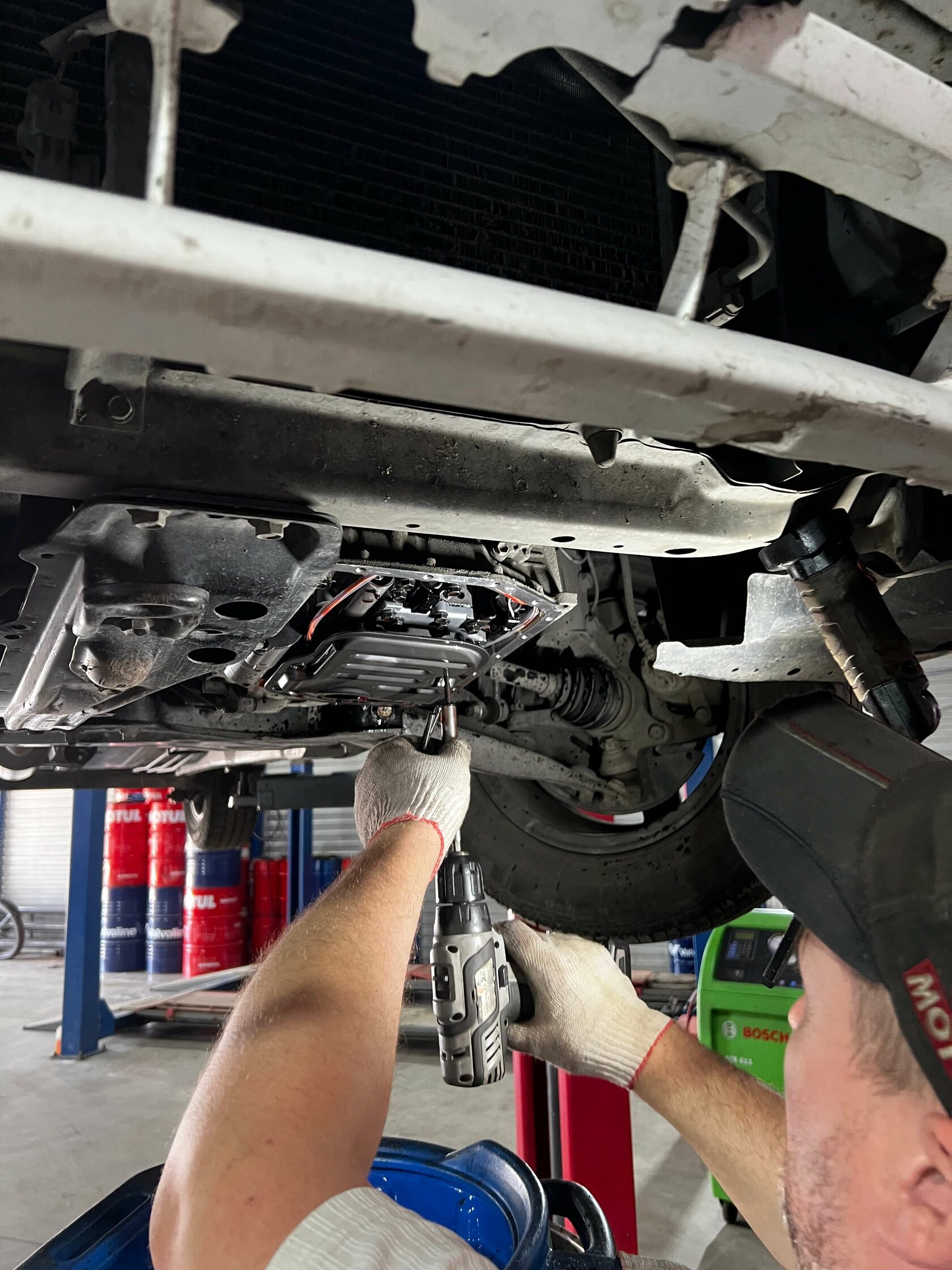 Демонтаж старого фильтра АКПП