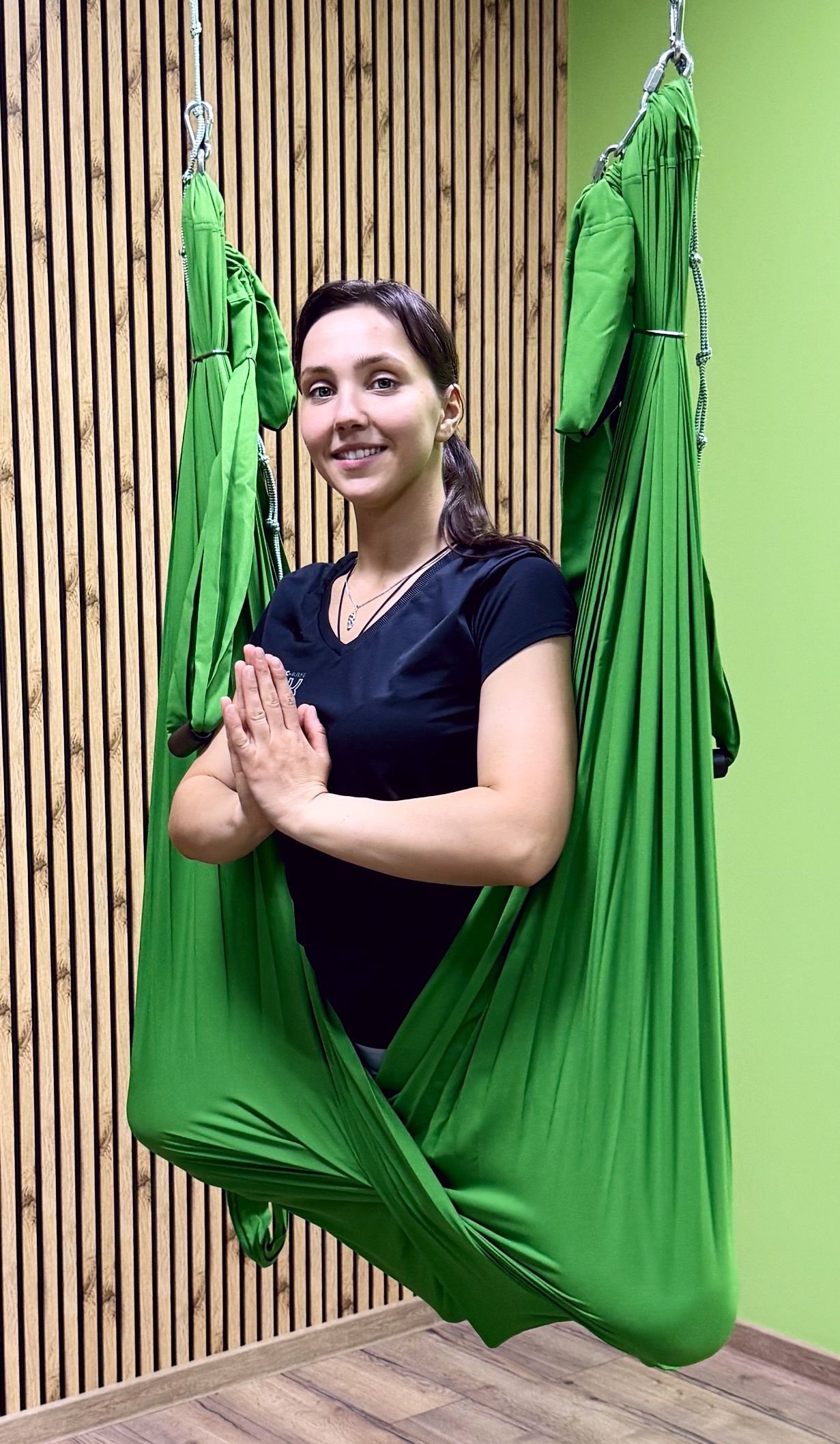 Екатерина Коновалова — тренер по йоге в гамаках
