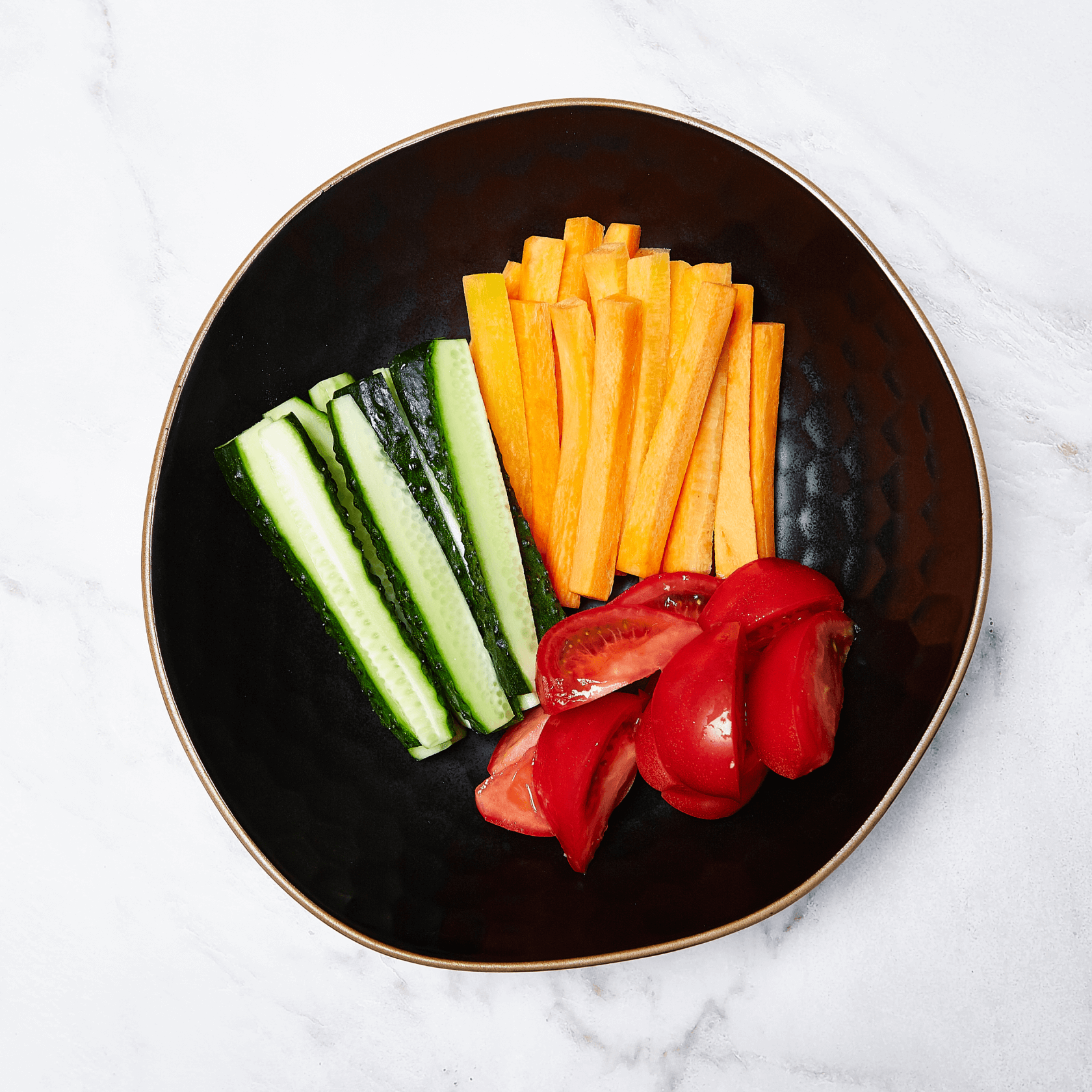 Овощи в стаканчике. Крудите морковь. Овощные палочки. Салаты в стаканчиках. Овощи крудите.