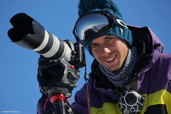 Oleg Kolmovsky, SnowSurfPro cameraman, filming in the mountains