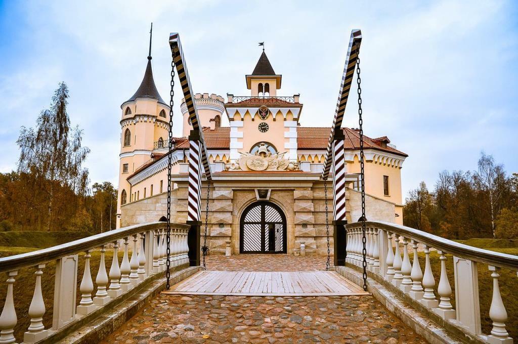 Свидание в замке в Санкт-Петербурге