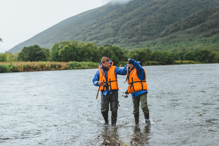 сплав по реке чусовая екатеринбург. сплав реж. сплав летом по реке. река ай башкирия сплав на плотах. сплав на катамаранах по реке ай в башкирии.