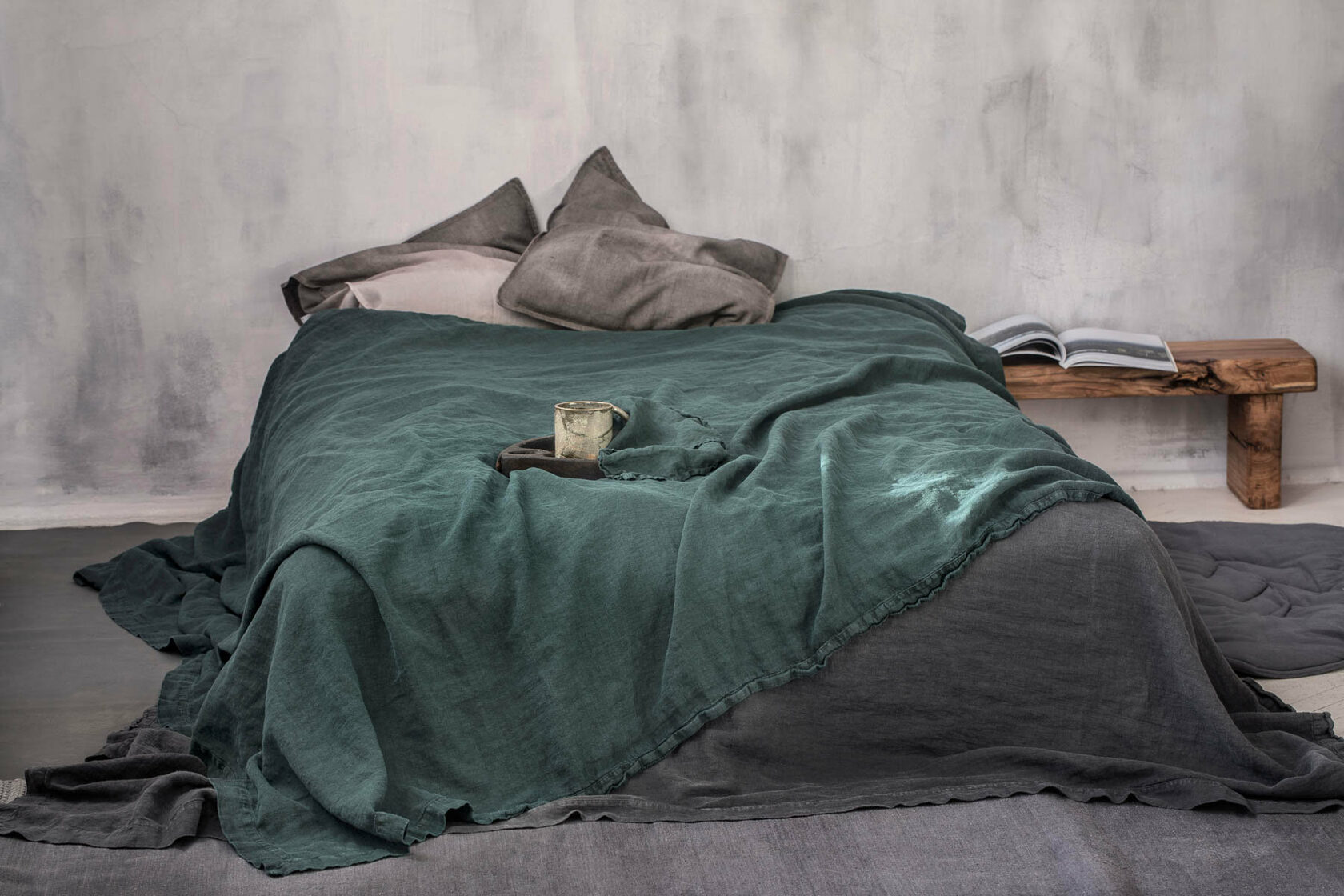 Уютная интерьерная фотография постельного белья из льна