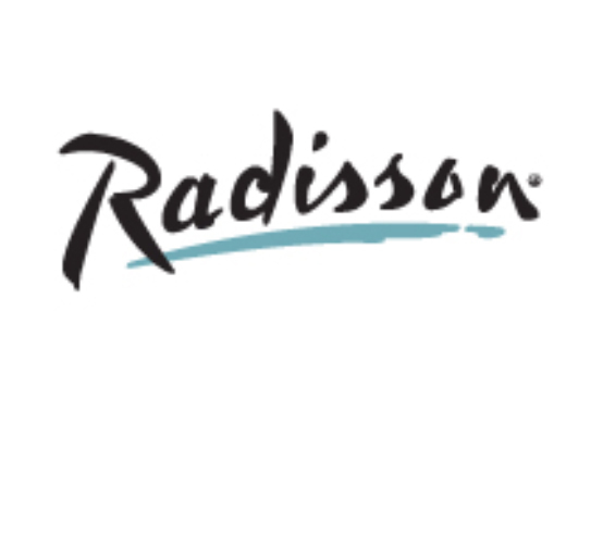 Логотип отелей Radisson — постоянный заказчик скетчей гостей на мероприятиях
