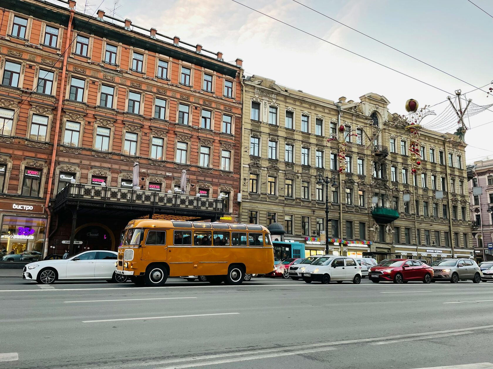 Полная оклейка городского автобуса в Уфе