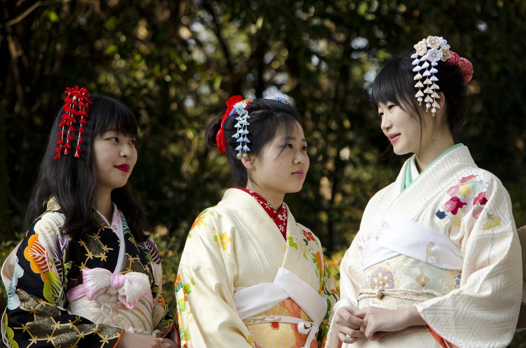 Japanese women is. Япония люди в кимоно. Япония народ кимоно. Японец в кимоно. Японка в кимоно.