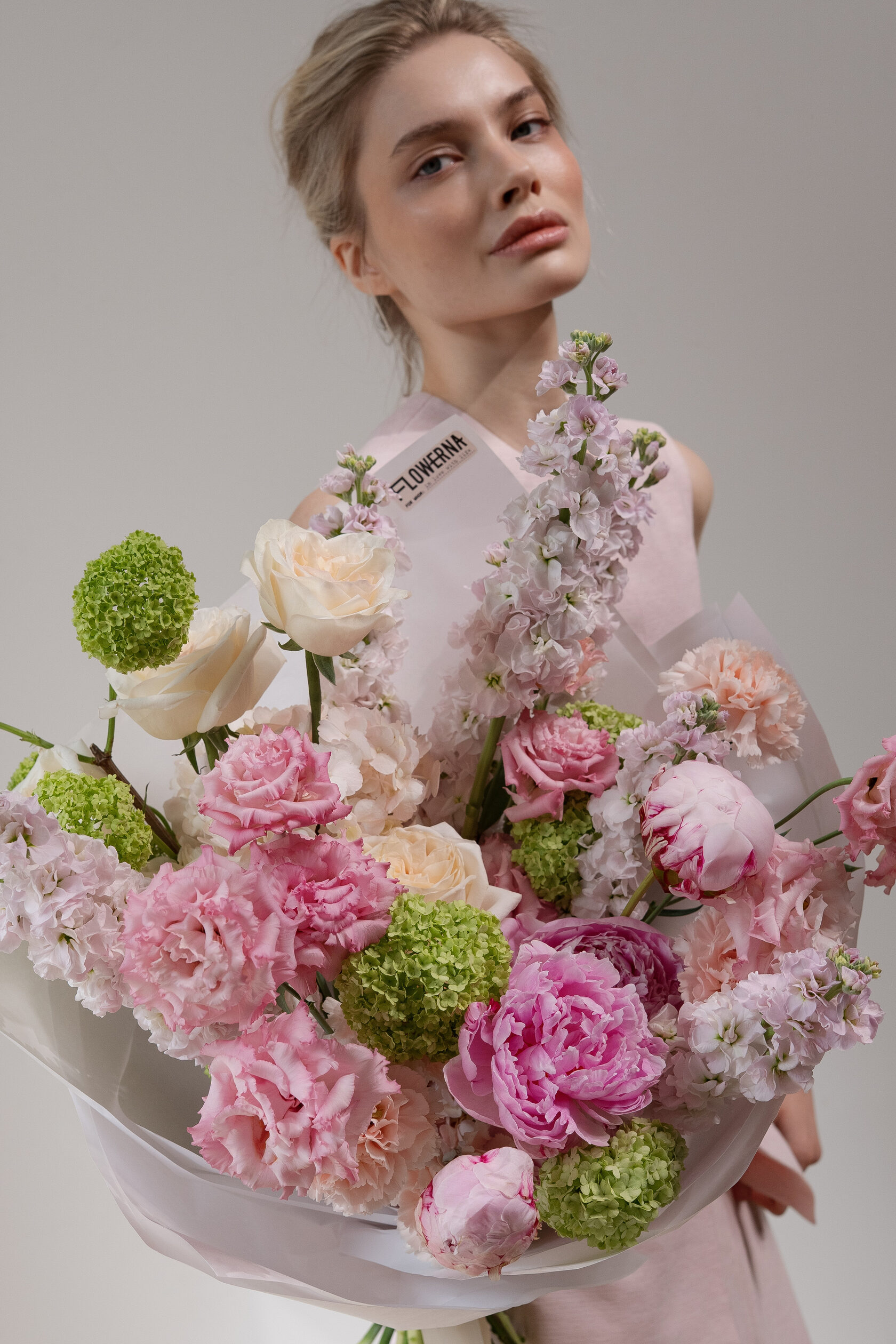 Flowerna School — современная флористика