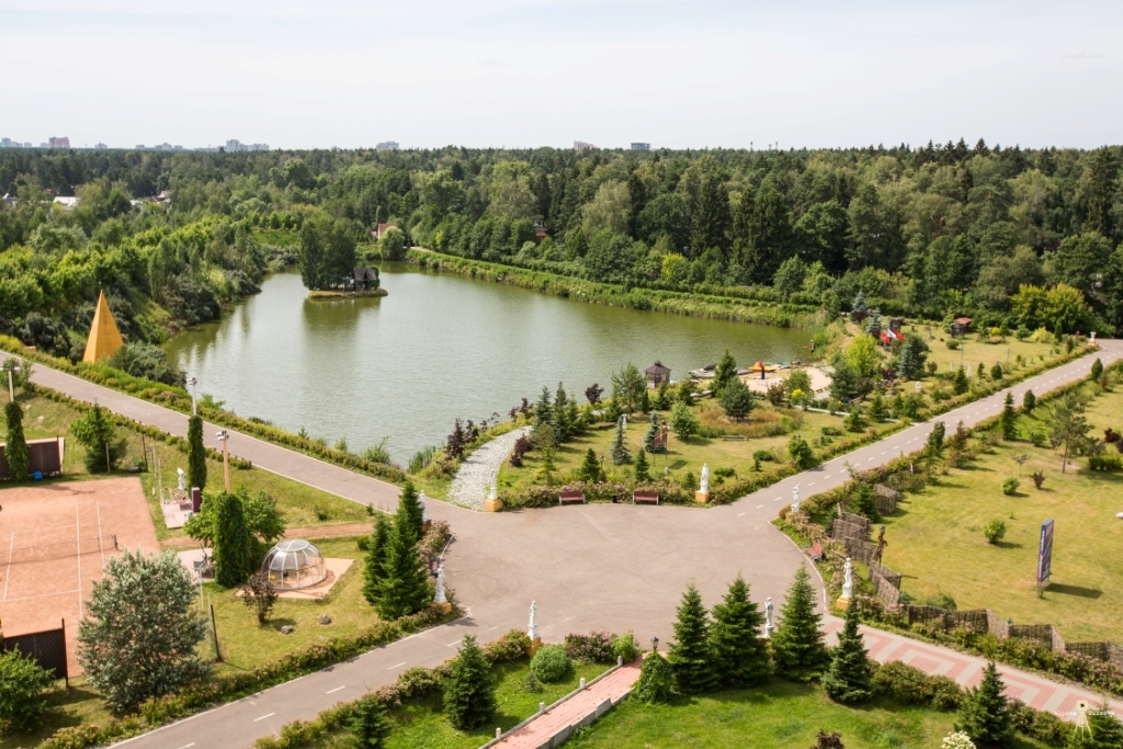 Отдых раменская. Усадьба Кратово. Парк отель Кратово. Отель Креатово Раменское. Кратово гостиничный комплекс.