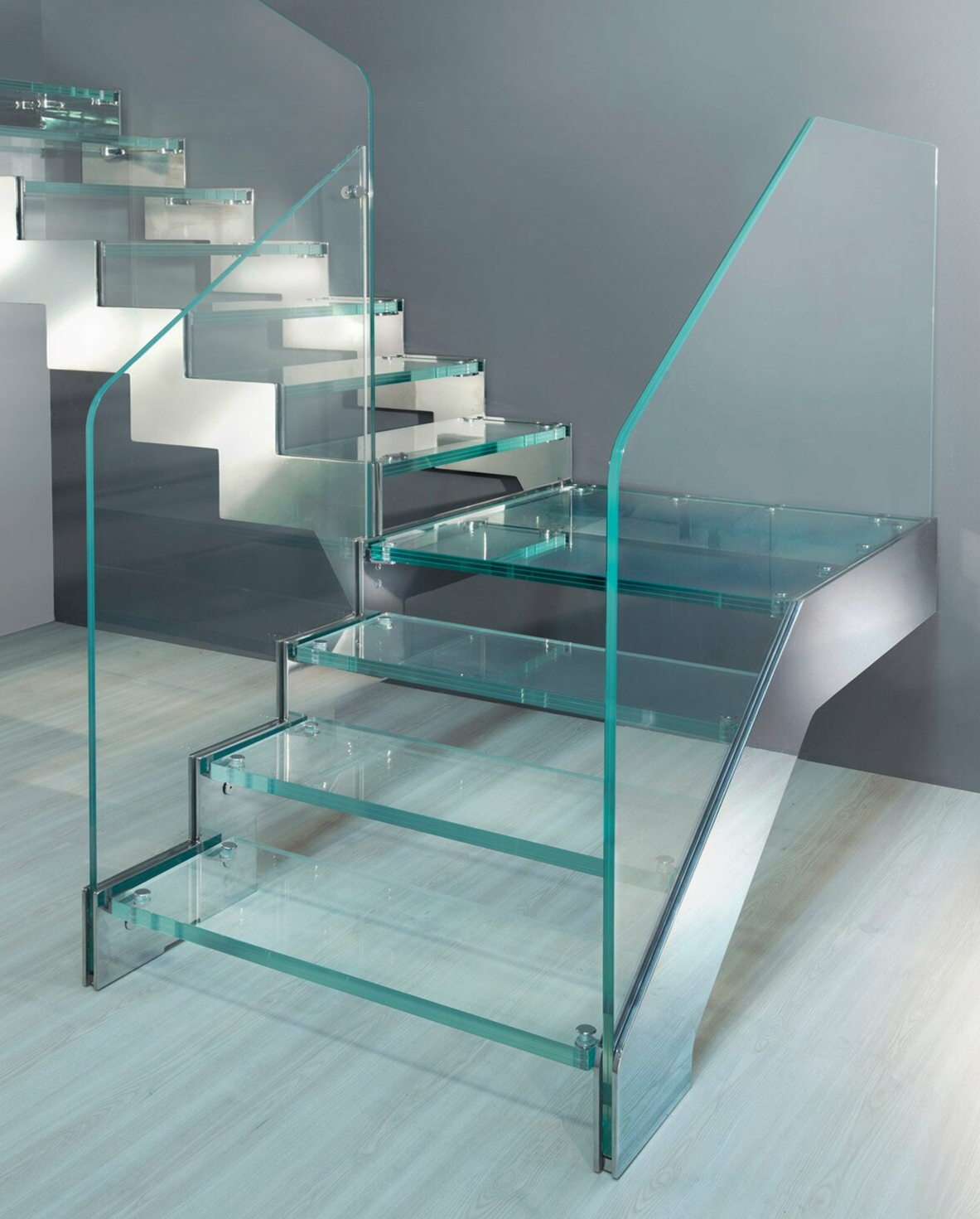 Лестница со стеклом фото