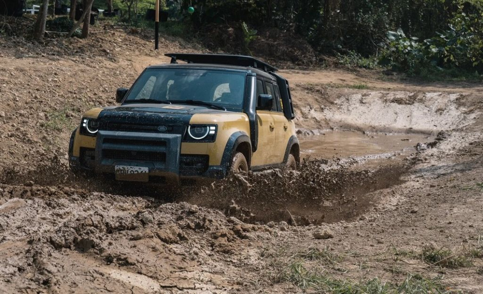 2,5 тонны против брёвен. Defender Trophy возрождает дух Camel Trophy
