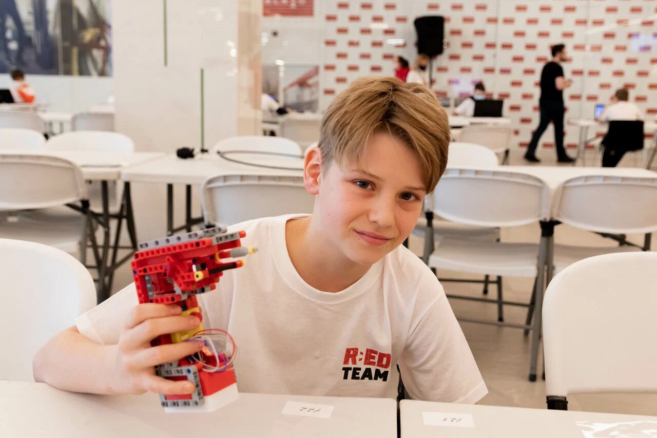 R:ED – ROBOTICS EDUCATION