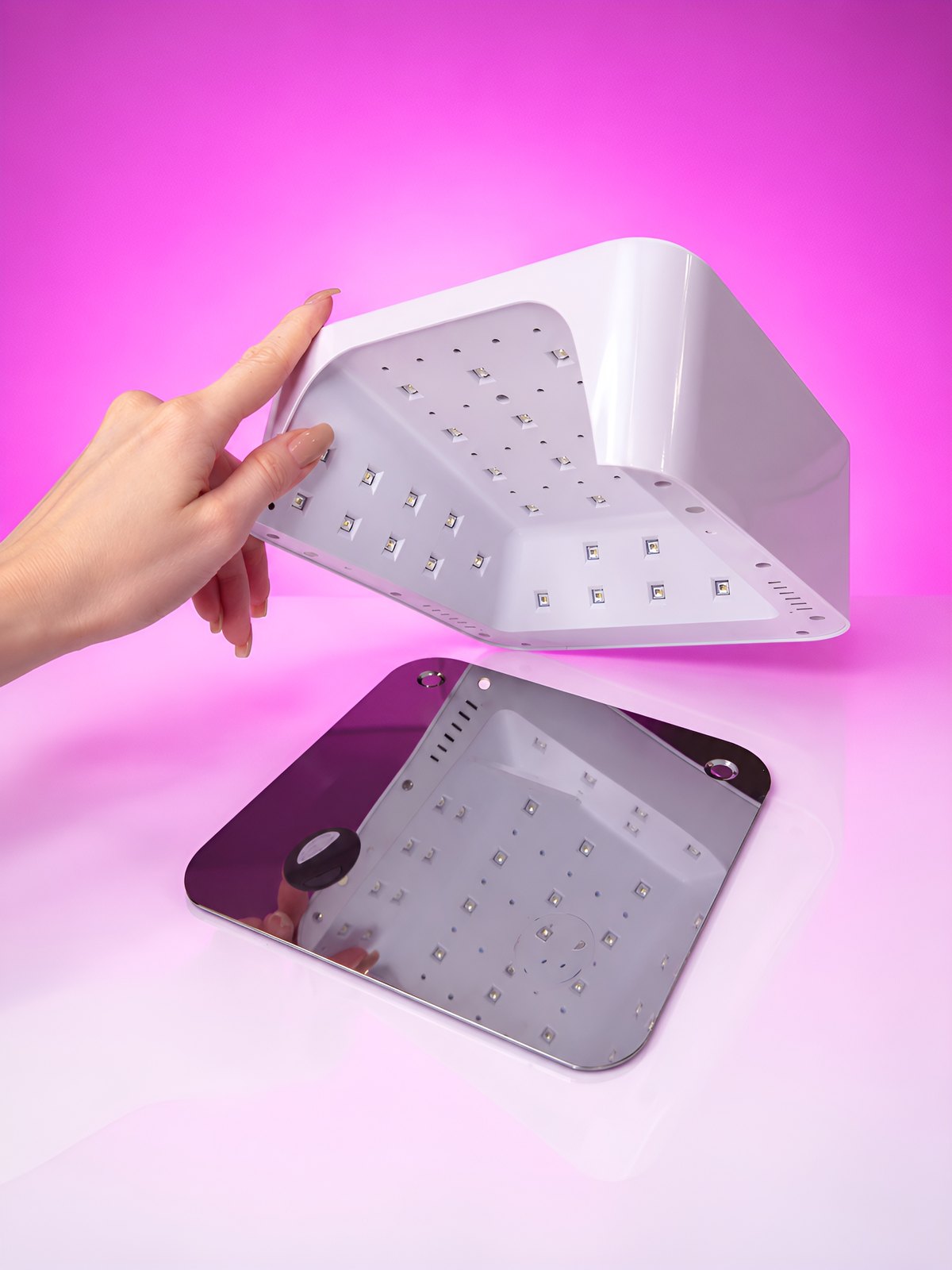 Съёмная нижняя панель TOPMANIK QUBO 60W снимается одним движением