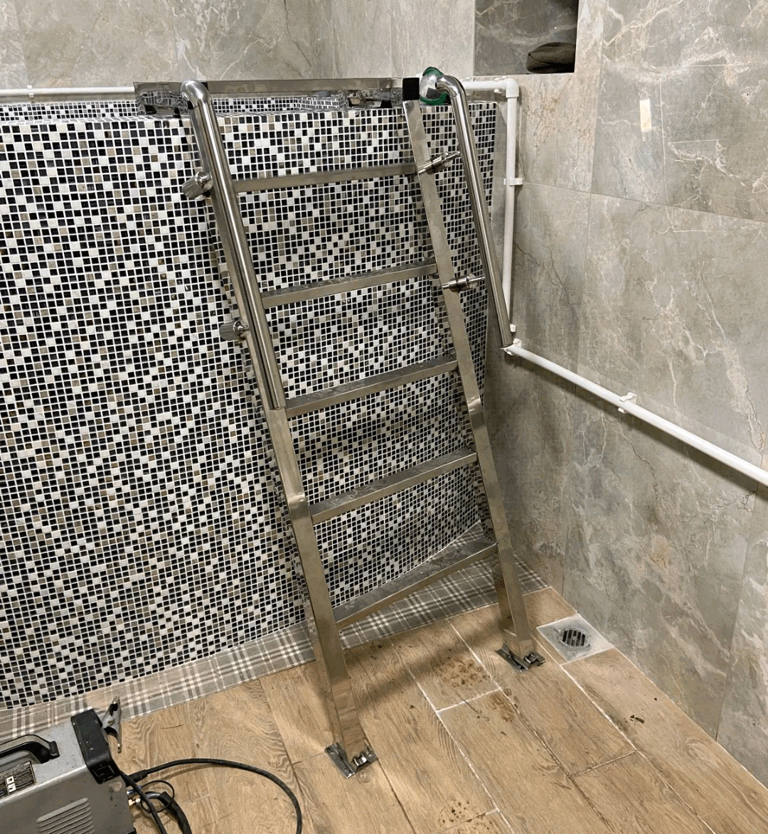 каркас лестницы из стали для воды