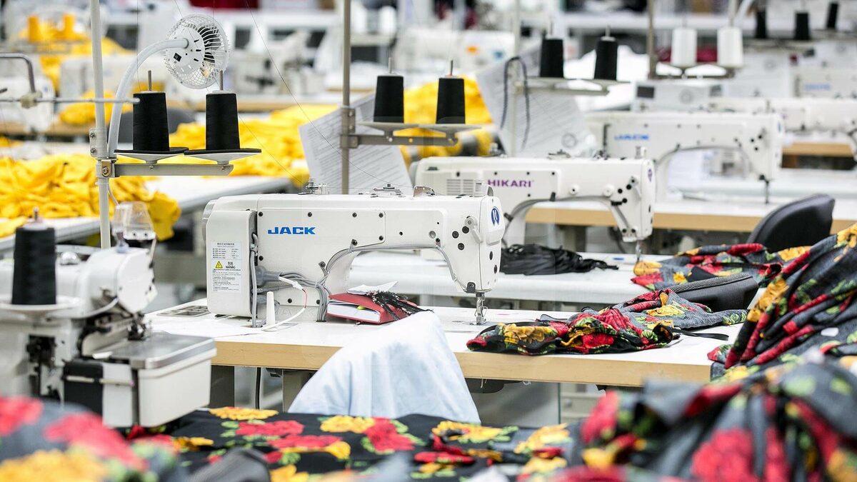 Фабрики по пошиву одежды