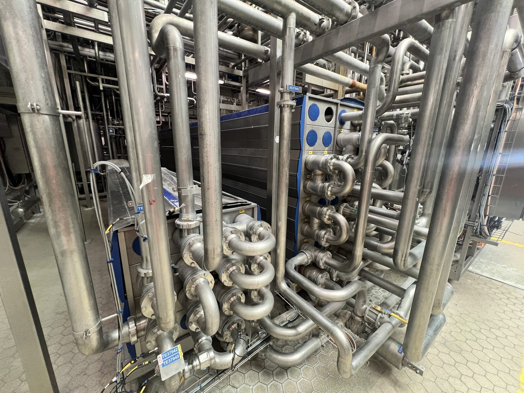 Трубчатые стерилизаторы и асептические емкости для UHT обработки