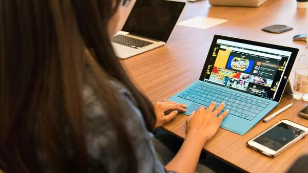 Обрали найкращі ультрапортативні ноутбуки до 1.5 кг у 2025. Легкі, потужні, з OLED-дисплеями і тривалою автономністю. Купити ноутбук у техно рум. легкий ноутбук 2025, ноутбук до 1.5 кг, ноутбук для подорожей, ультрапортативний ноутбук, купити ноутбук техн