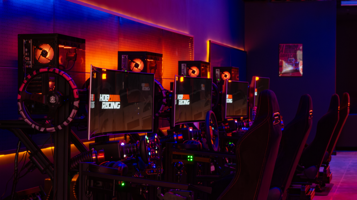 Оборудование в симрейсинг-клубе 