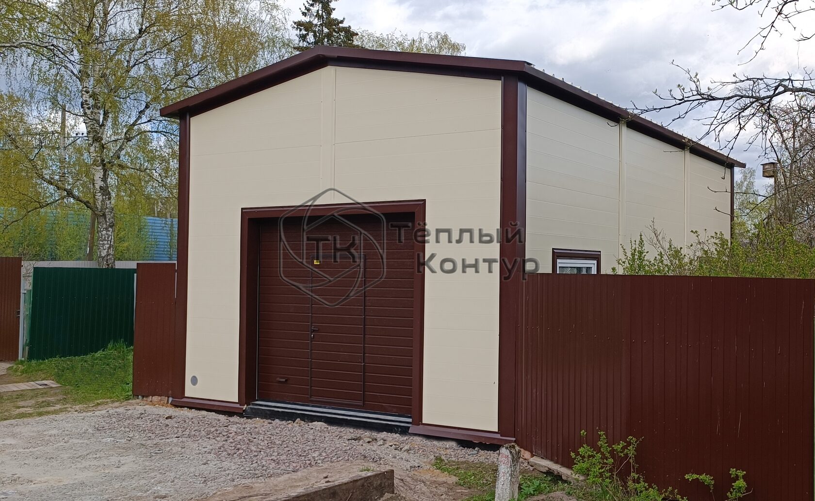 Быстровозводимый дом в Северская гараж