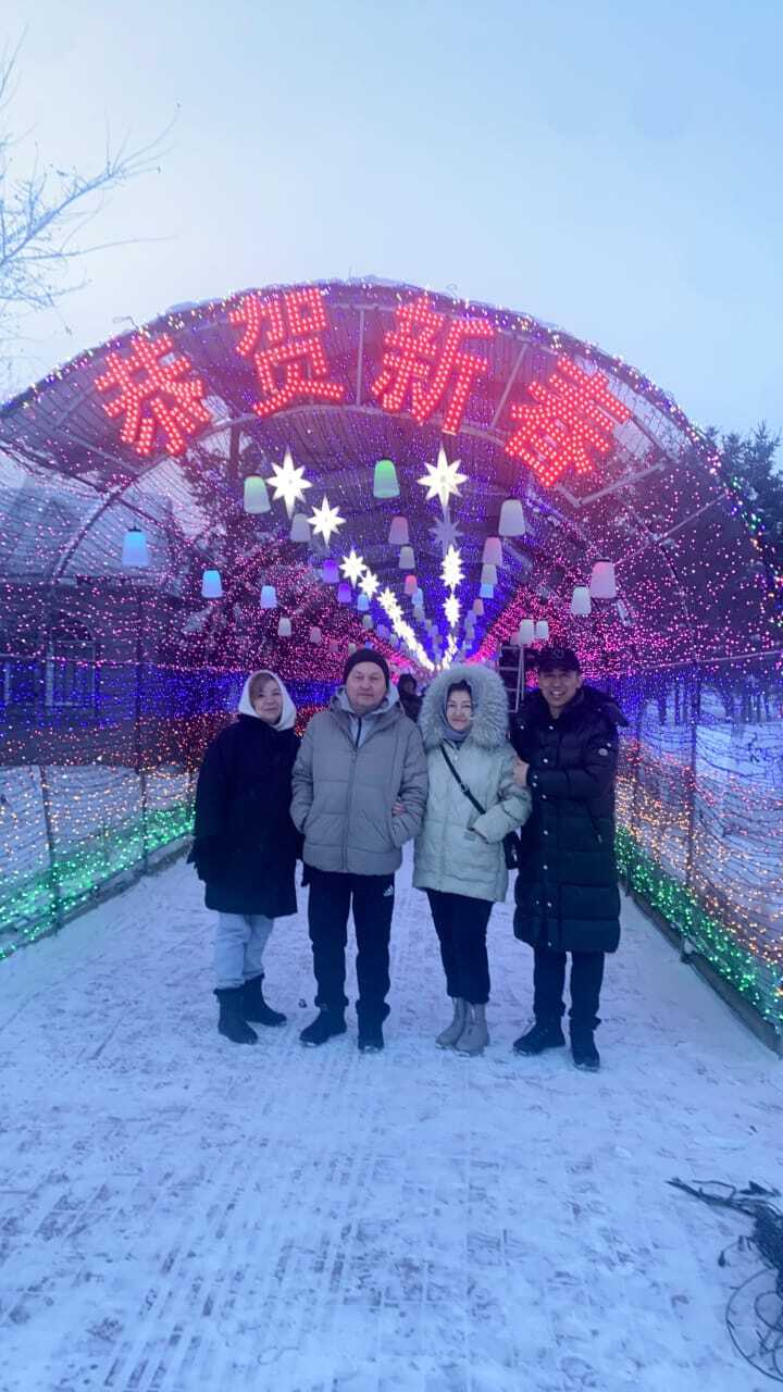 довольные россияне после лечения зубов в Китае