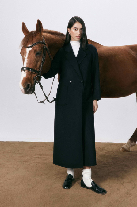 Зимняя женская куртка в цвете хаки. GATE31 — это минималистичный бренд верхней одежды из Санкт–Петербурга