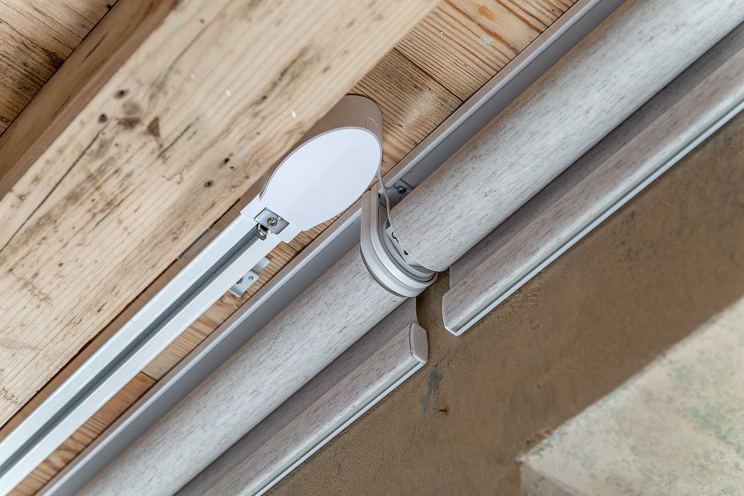 Электрокарниз спрятан в нише, умный дом, ASHTORY