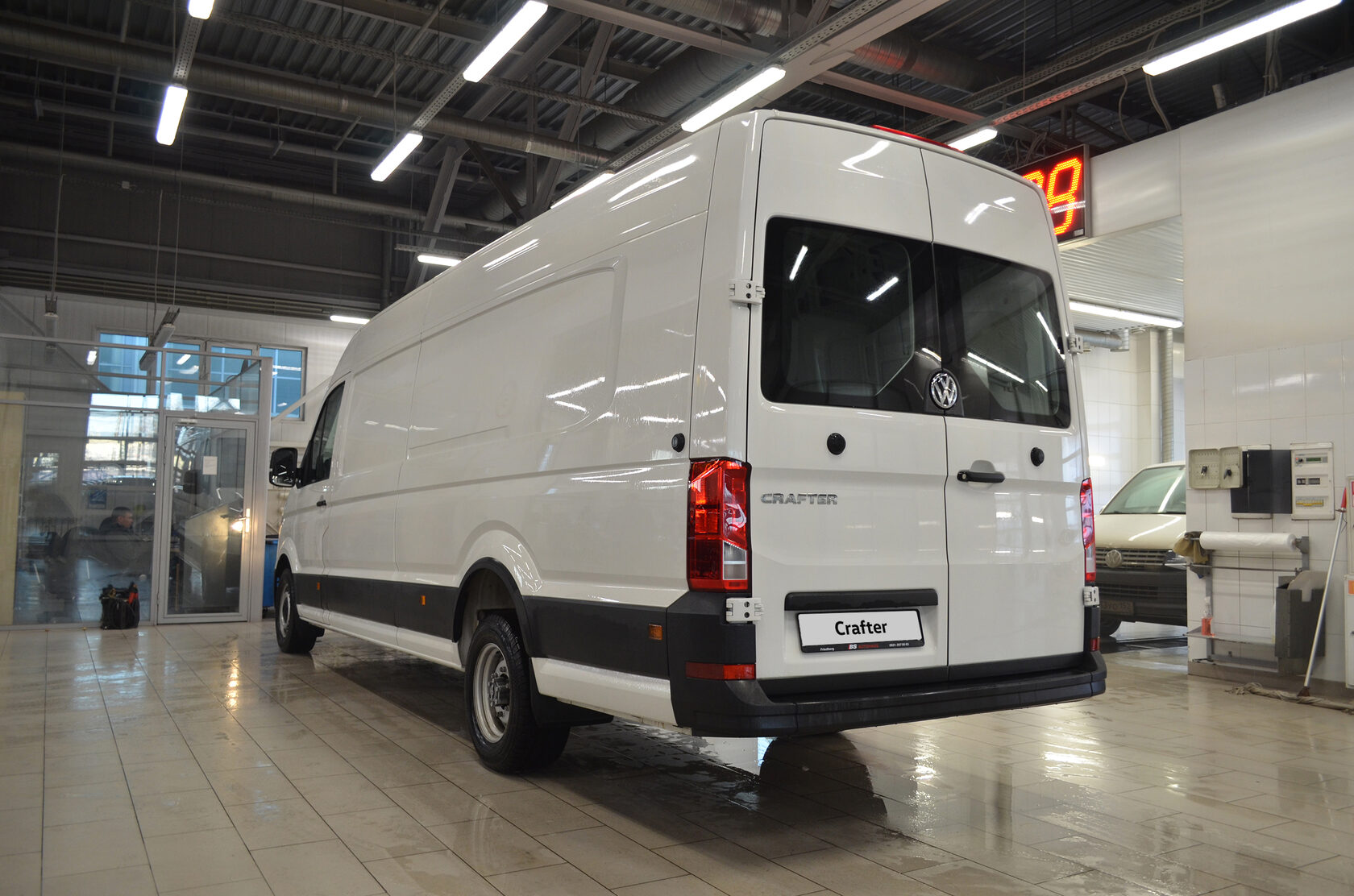 Volkswagen Crafter цельнометаллический фургон