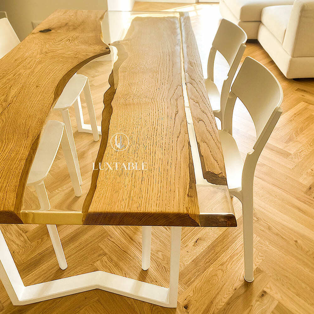 Epoxidharz Tische Alagoas aus europäischem Nussbaum und hellblauem Epoxidharz mit Metallic Effekt