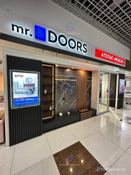 Вывеска и лайтбокс магазина в ТЦ