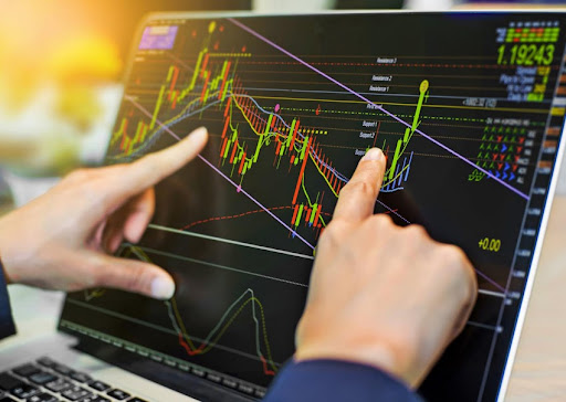 Онлайн-трейдер – это профессия с возможностью заработка до 300% в год