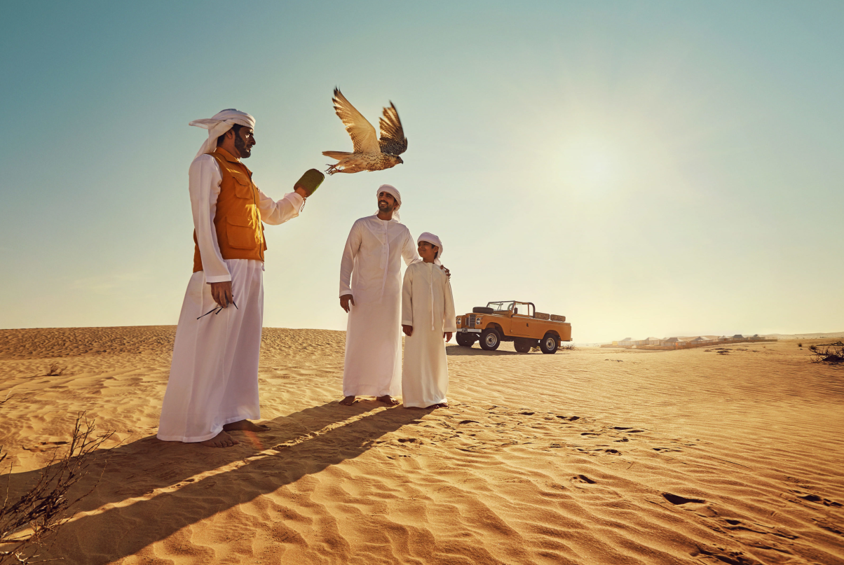 Арабские эмираты Абу Даби. Оазис Бурайми в ОАЭ. Абу Даби туризм. Арабы в Абу Даби.