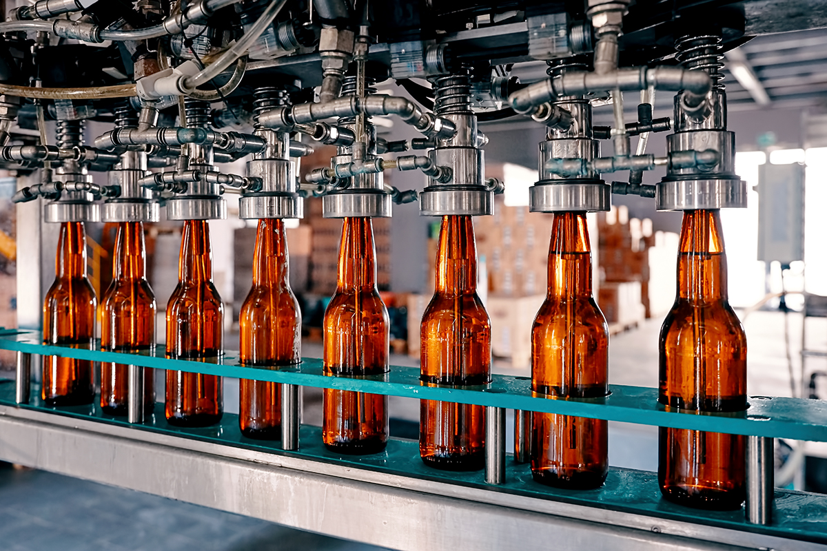 Розлив напитков в стеклянную тару