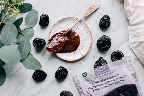 vegan рулет с вареньем из чернослива