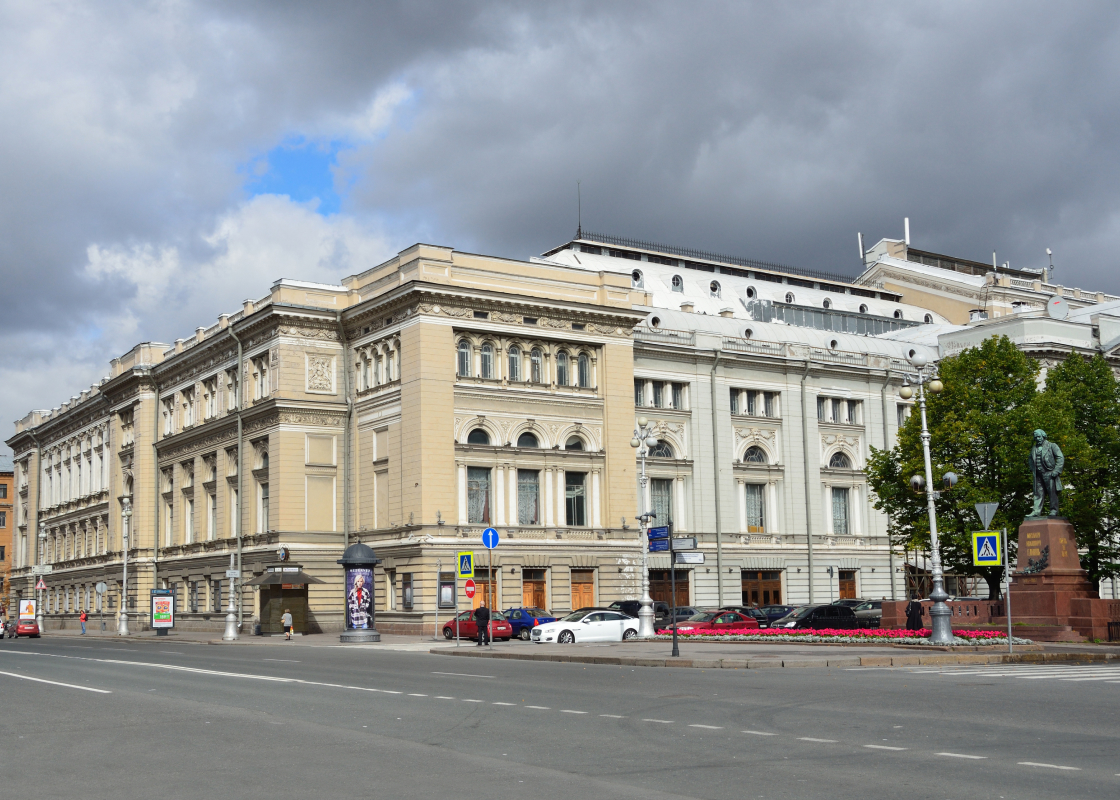 Консерватория римского корсакова. Театральная площадь в Санкт-Петербурге консерватория. Консерватория Римского-Корсакова реконструкция. Ленинградская консерватория Римского Корсакова 1941. Римского Корсакова 117.