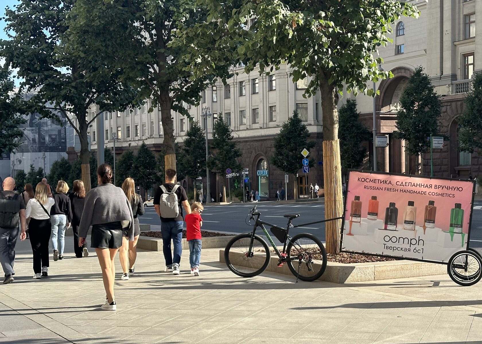 ВелоМедиа - мы покажем вашу рекламу вашей целевой аудитории именно там, где она находится. Просто эффективная наружная реклама