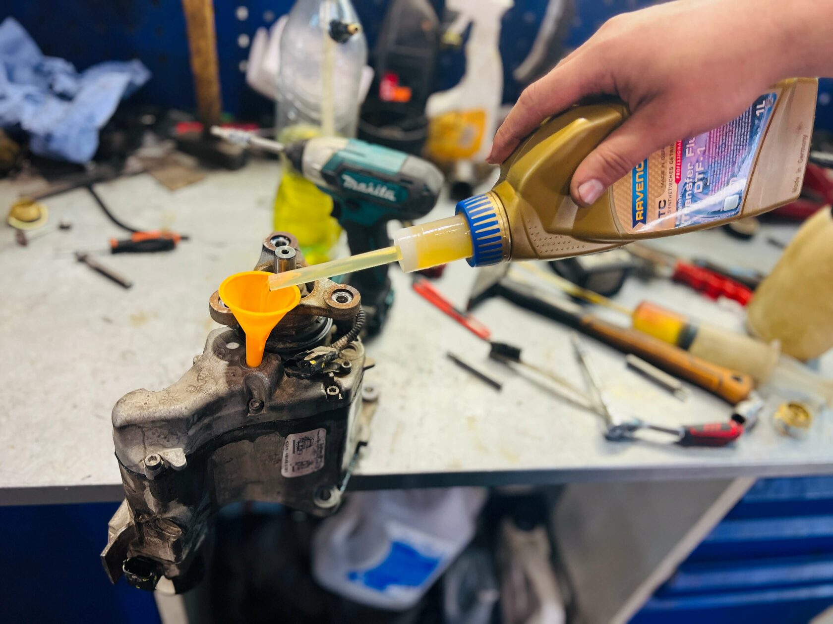 Заправка муфты маслом