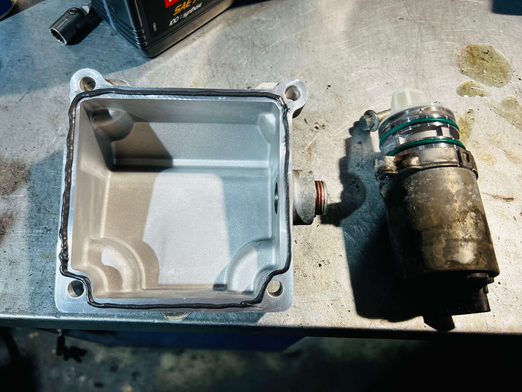 Чистый поддон и насос муфты Haldex