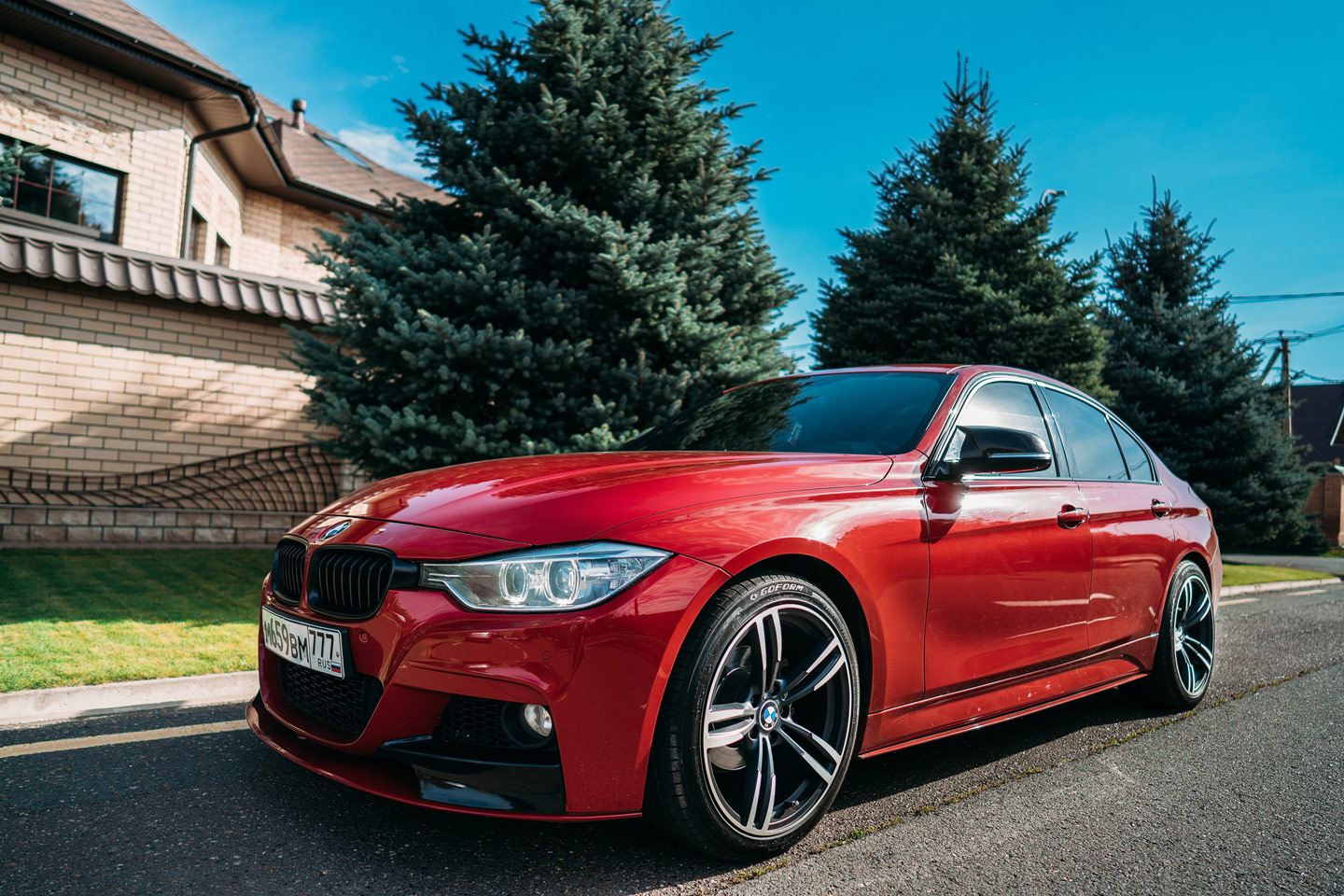 BMW 3 Red