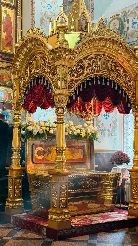 Мощи святителя Иннокентия (Кульчицкого) находятся в Знаменском монастыре Иркутска