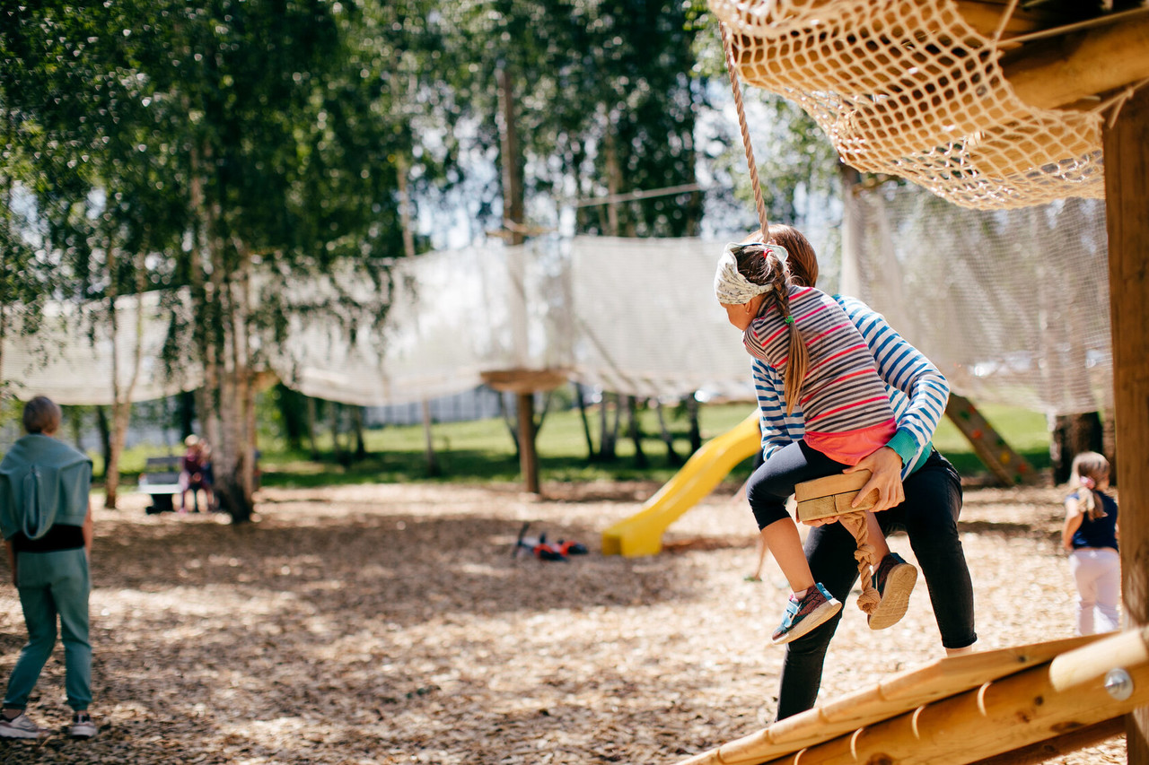 Цып парк. Истра центральный парк. Дизайнерская детская площадка. Деревня никольское цыпарк. Городской парк истра.