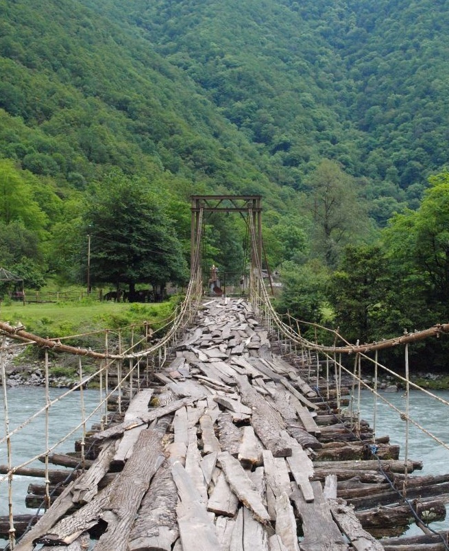 Висячий мост в абхазии
