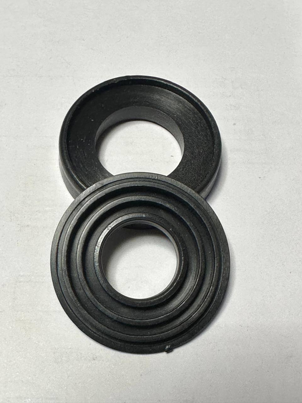 Лабиринтное уплотнение конвейерного ролика