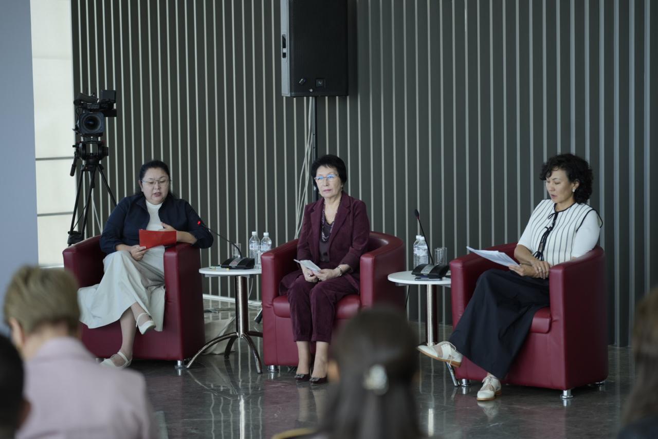 Жалаңаш Лорак жалған