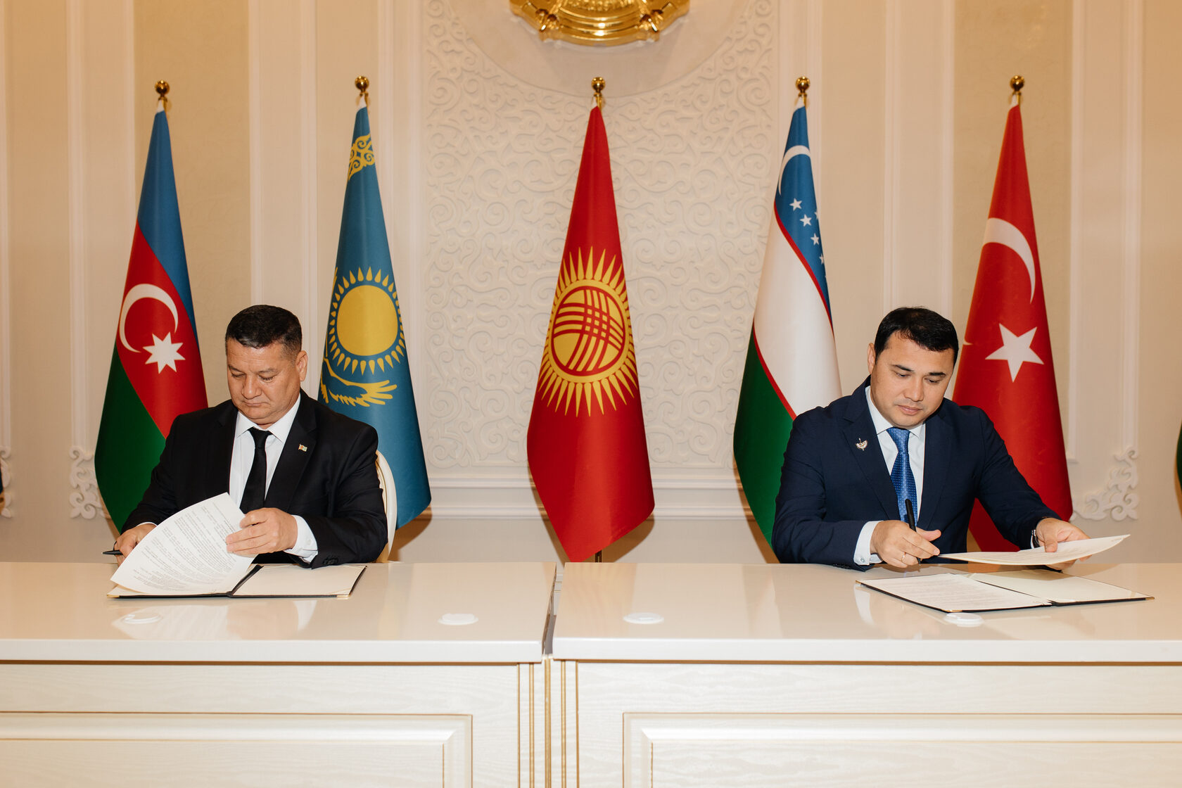 Порно фильмдер онлайн жетілген үлкен