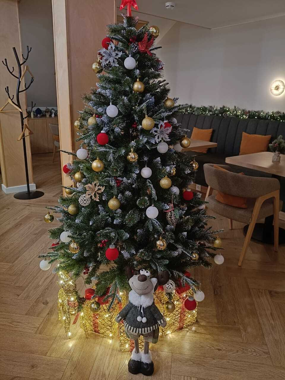 Новогодняя елка в бутик-отеле Казначейский