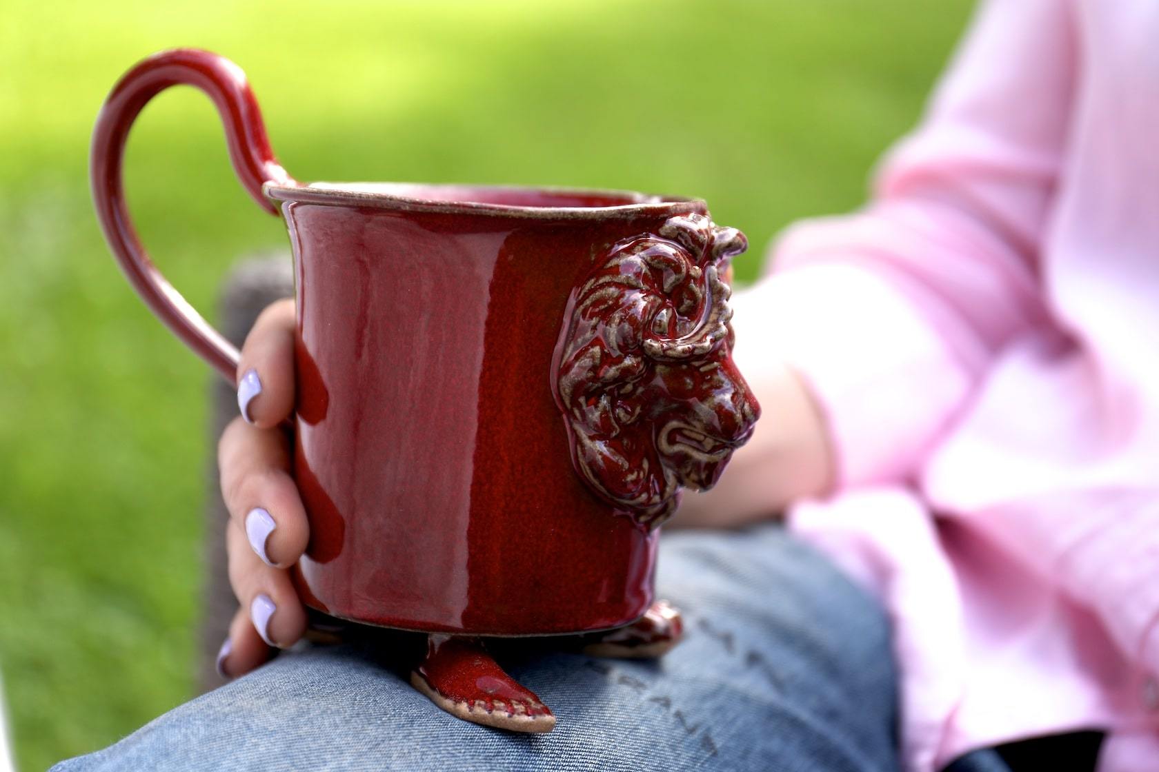 Коллекция "Лев"- объемное изображение льва с короной, символизирует ...