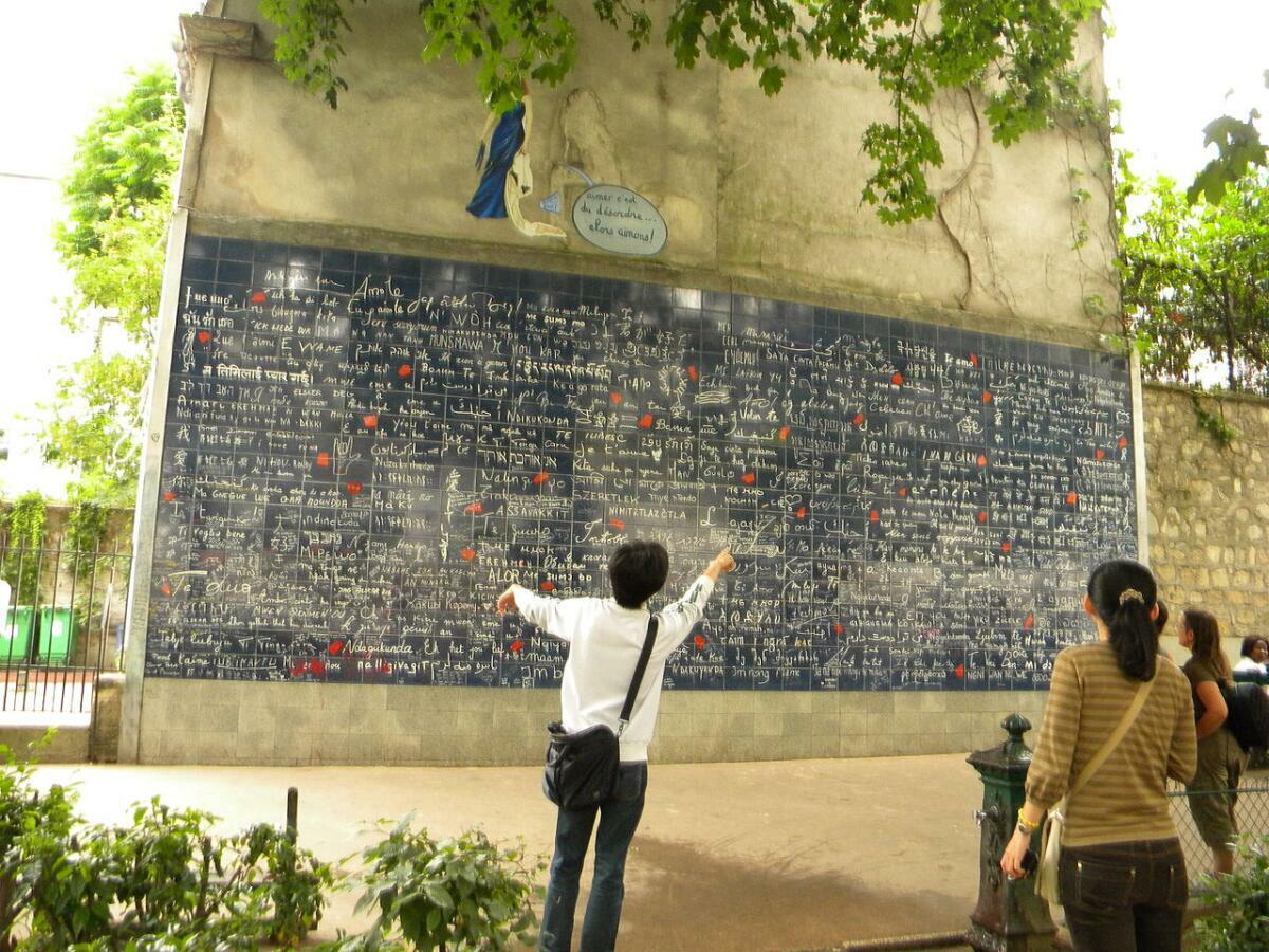 Le Mur Des Je T’aime или Стена любви.