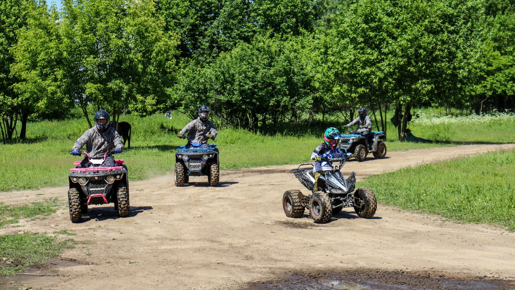 Крутой прокат мототехники в Дзержинском. Квадроциклы, эндуро, питбайки ...