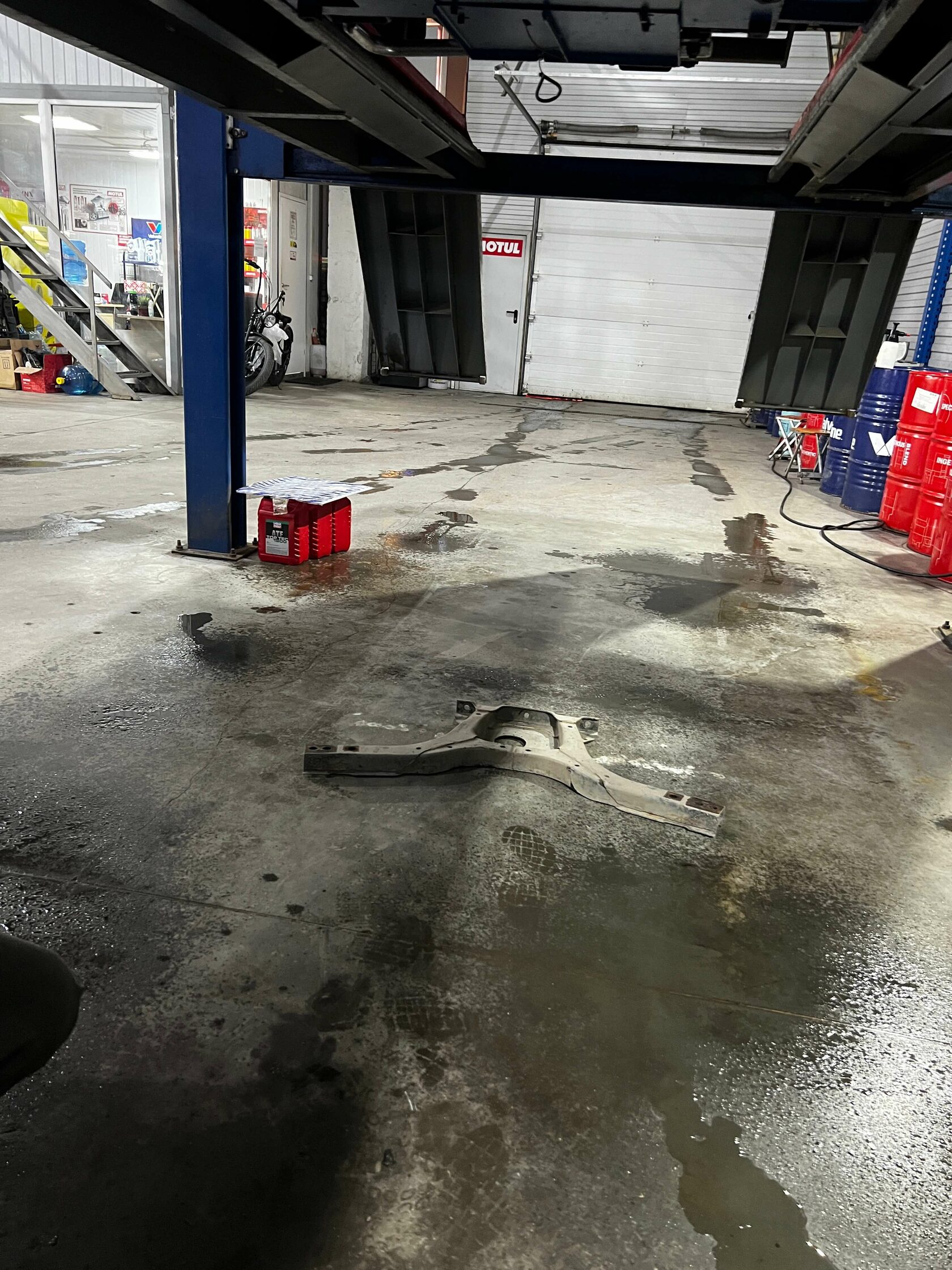 Снятие усилителя рамы Mercedes X-class