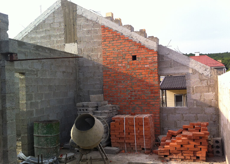 Строительство стен дома в Новороссийске