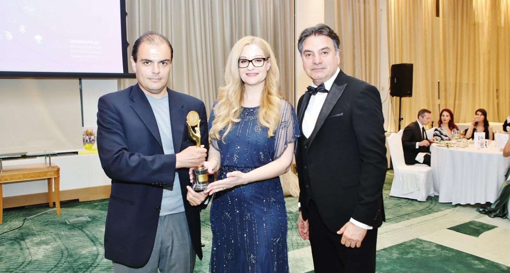 Светла Педева връчи наградата на Александър Томов - син на Golden Femi Film Festival